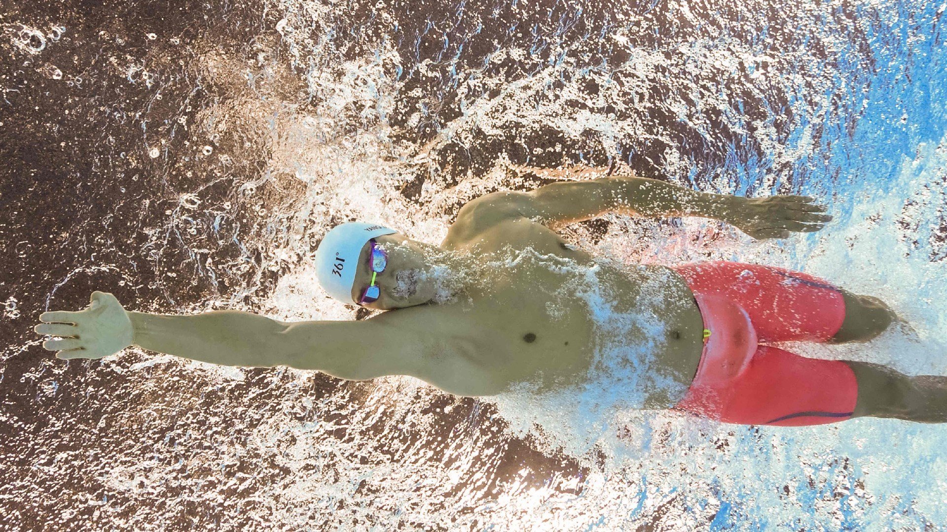 开云体育_速度滑冰世锦赛激战正酣，新星闪耀刷新纪录